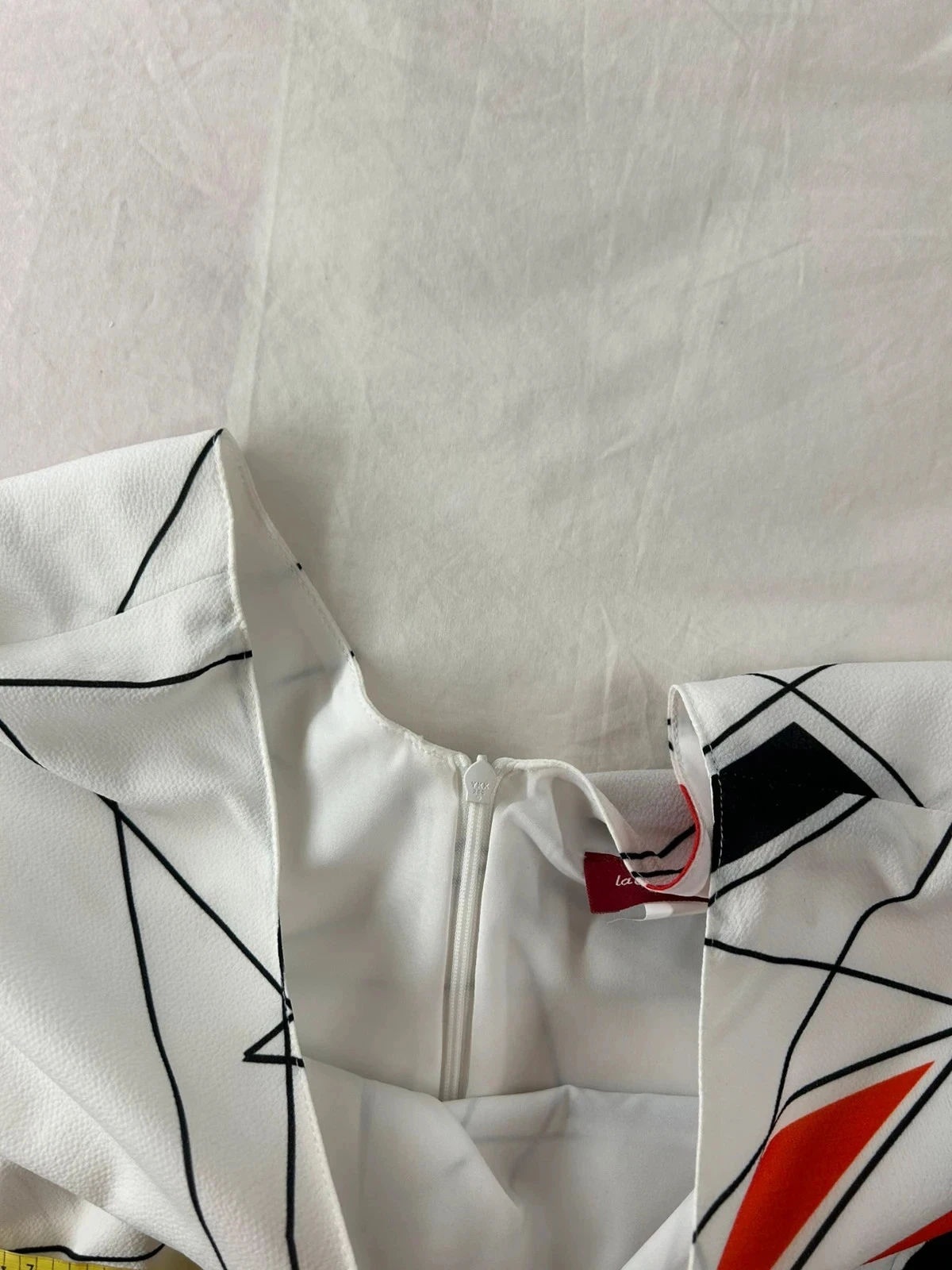 Vestido curto branco com estampas vermelhas la maison jersey – photo 9